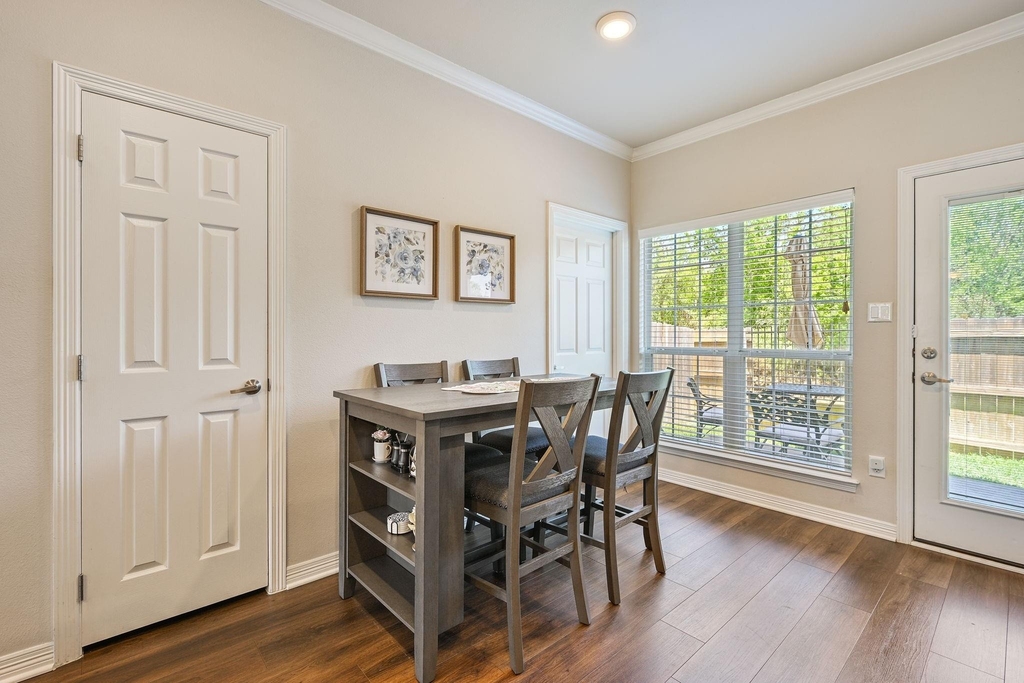 305 Holleman Drive E - Photo 4