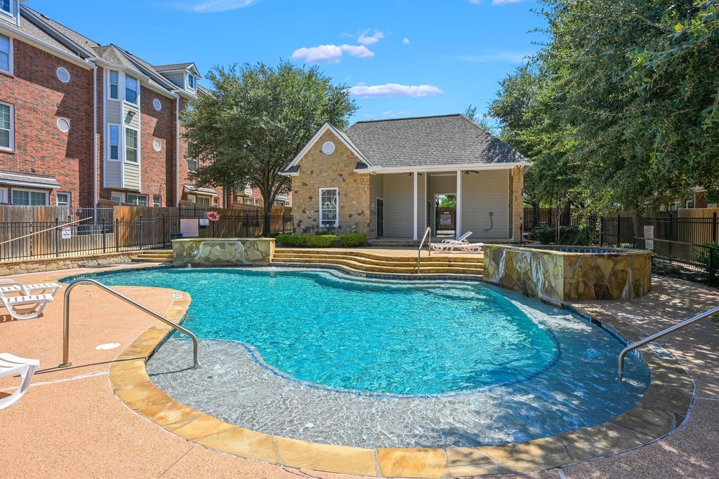 305 Holleman Drive E - Photo 9