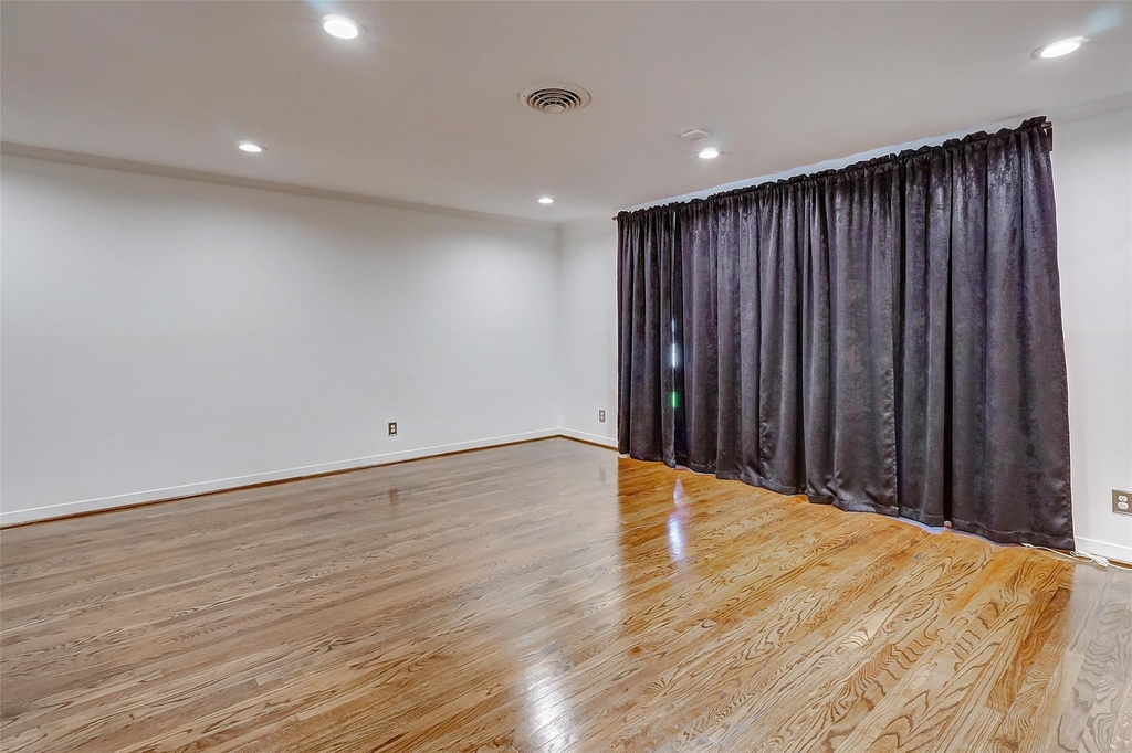 1202 Shadeland Drive - Photo 8