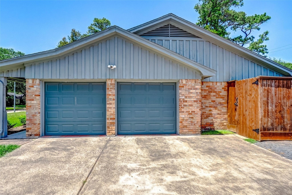 1202 Shadeland Drive - Photo 17