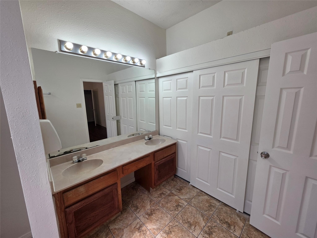 11726 Plumbrook Drive - Photo 11