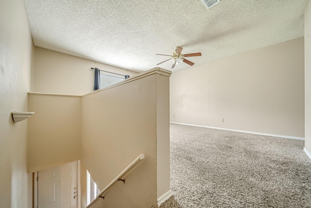 2501 Gulf Freeway - Photo 28