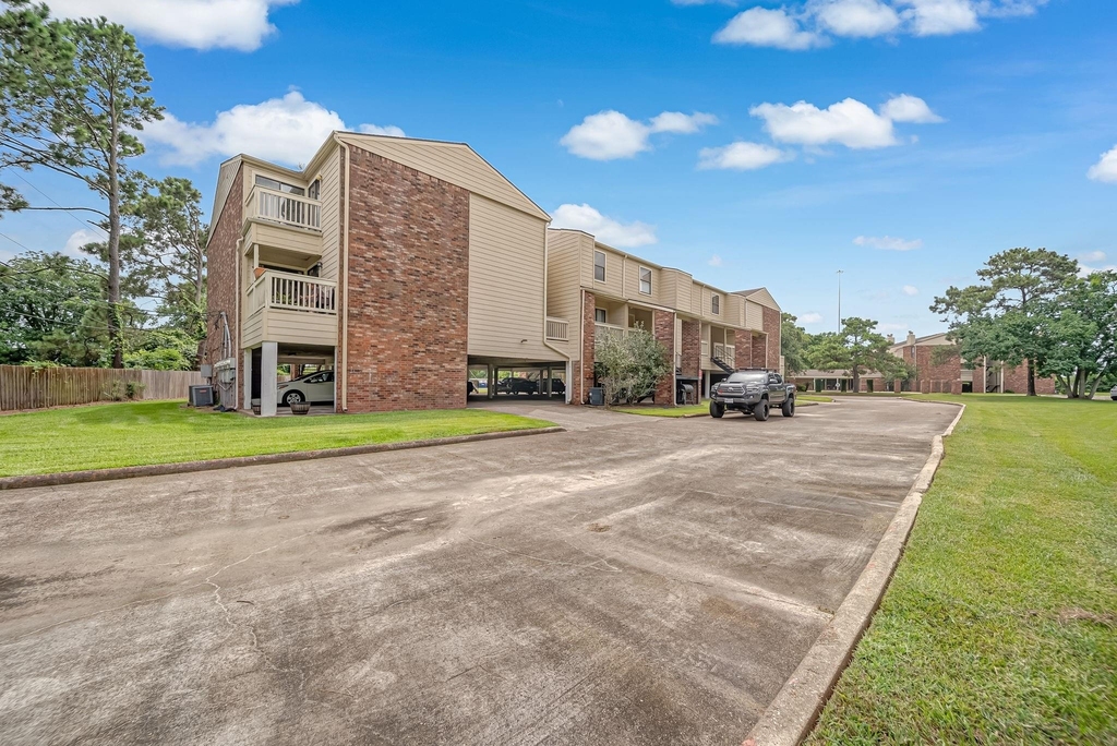 2501 Gulf Freeway - Photo 31