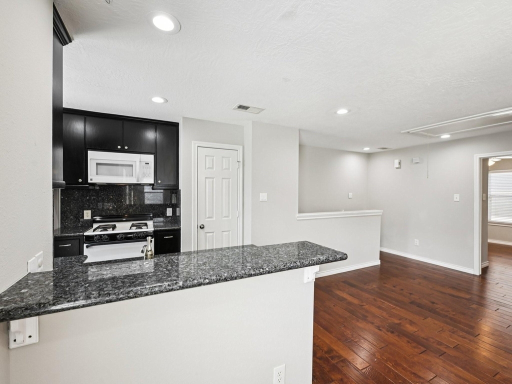 1405 Bailey Street - Photo 12