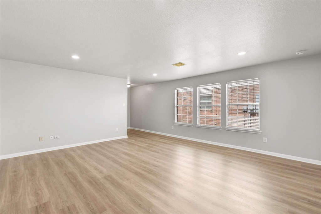 21106 Blackbluff Court - Photo 4