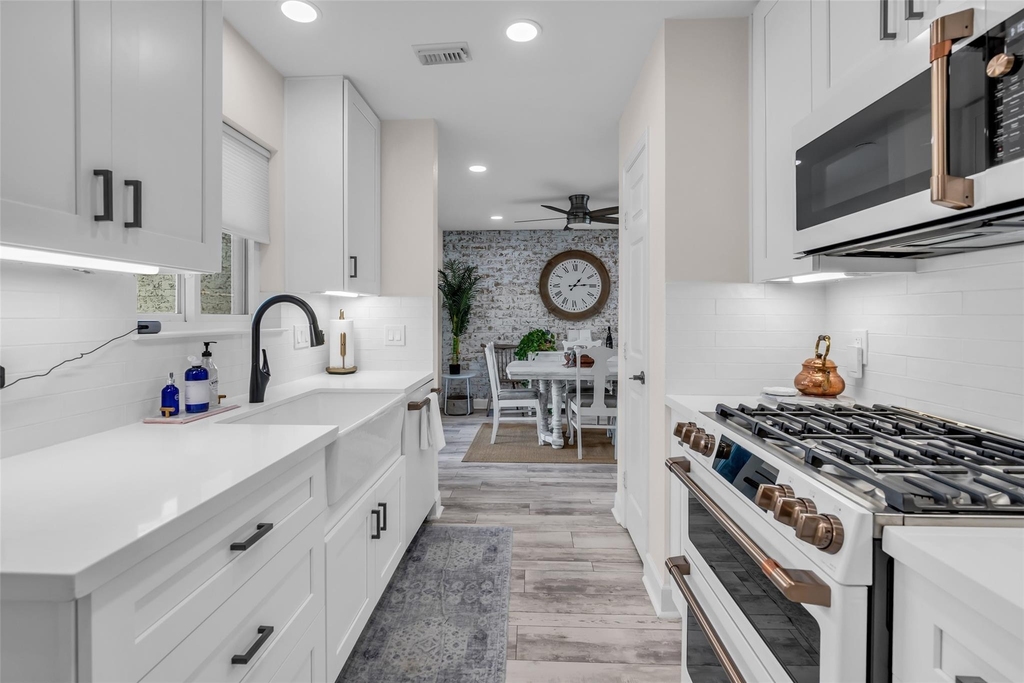 1223 Saxony Lane - Photo 8