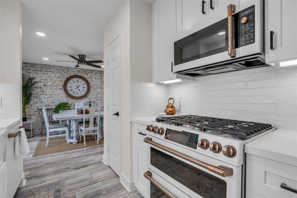 1223 Saxony Lane - Photo 9