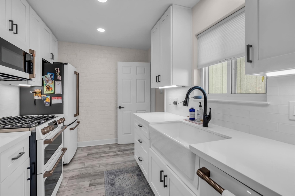 1223 Saxony Lane - Photo 11