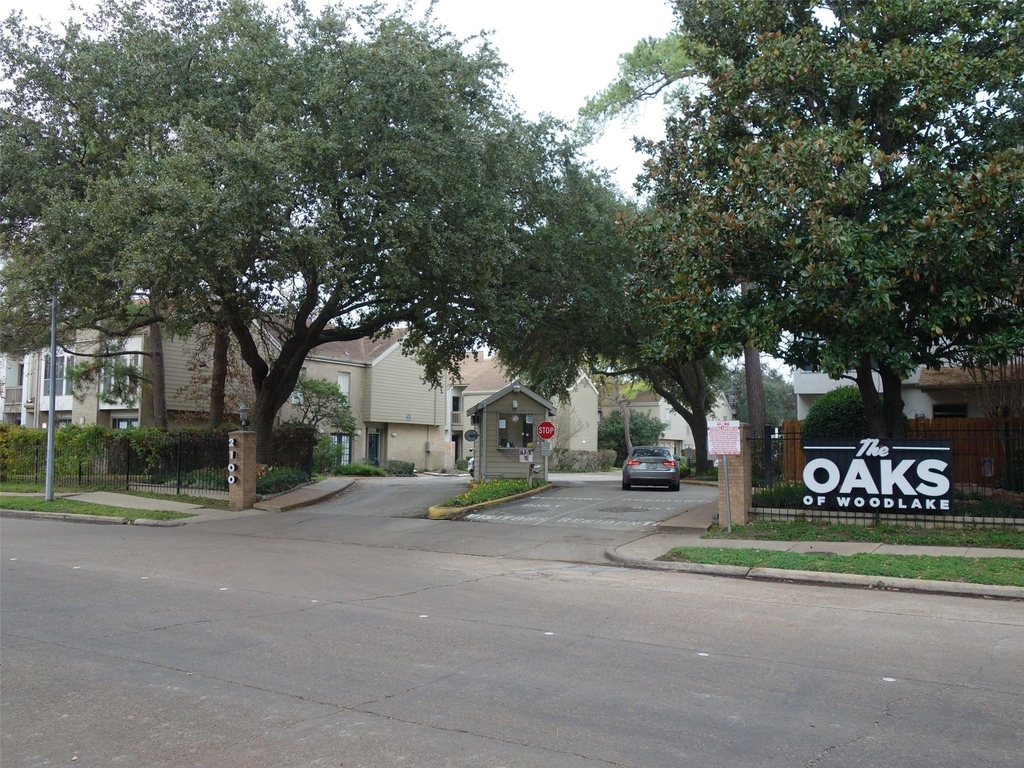 2100 Tanglewilde Street - Photo 16