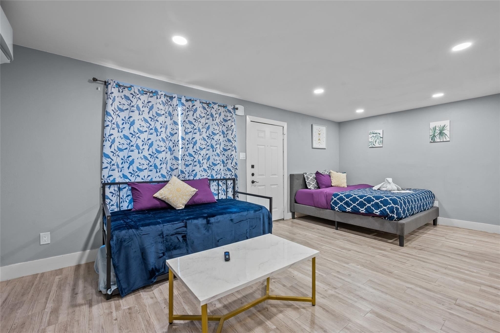 1116 Banks Street - Photo 4
