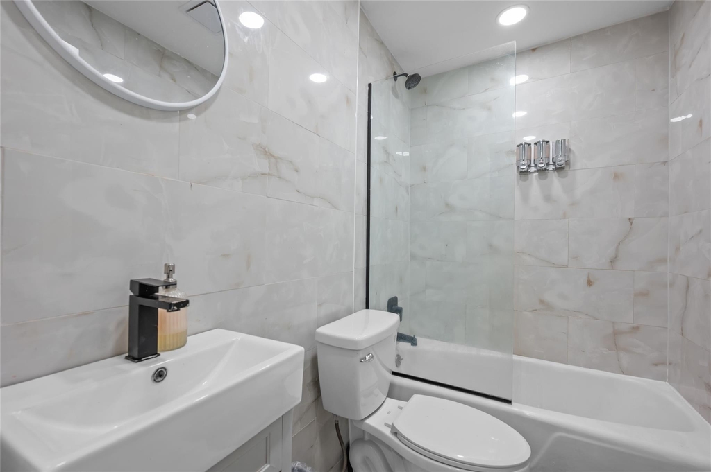 1116 Banks Street - Photo 15