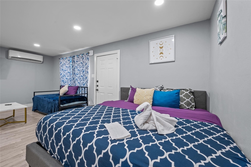 1116 Banks Street - Photo 13