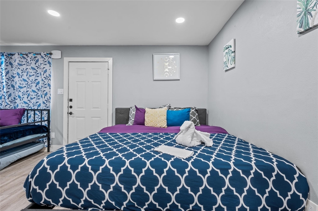 1116 Banks Street - Photo 12
