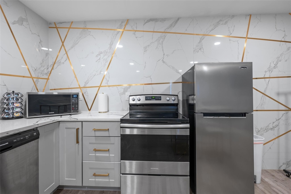 1116 Banks Street - Photo 8