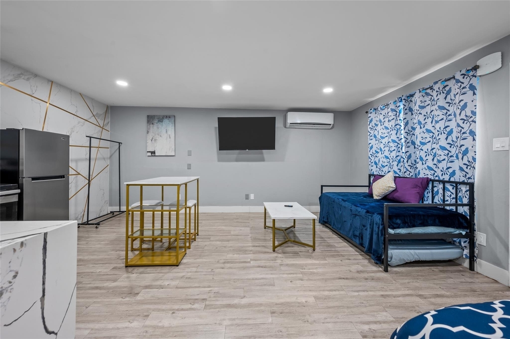 1116 Banks Street - Photo 14