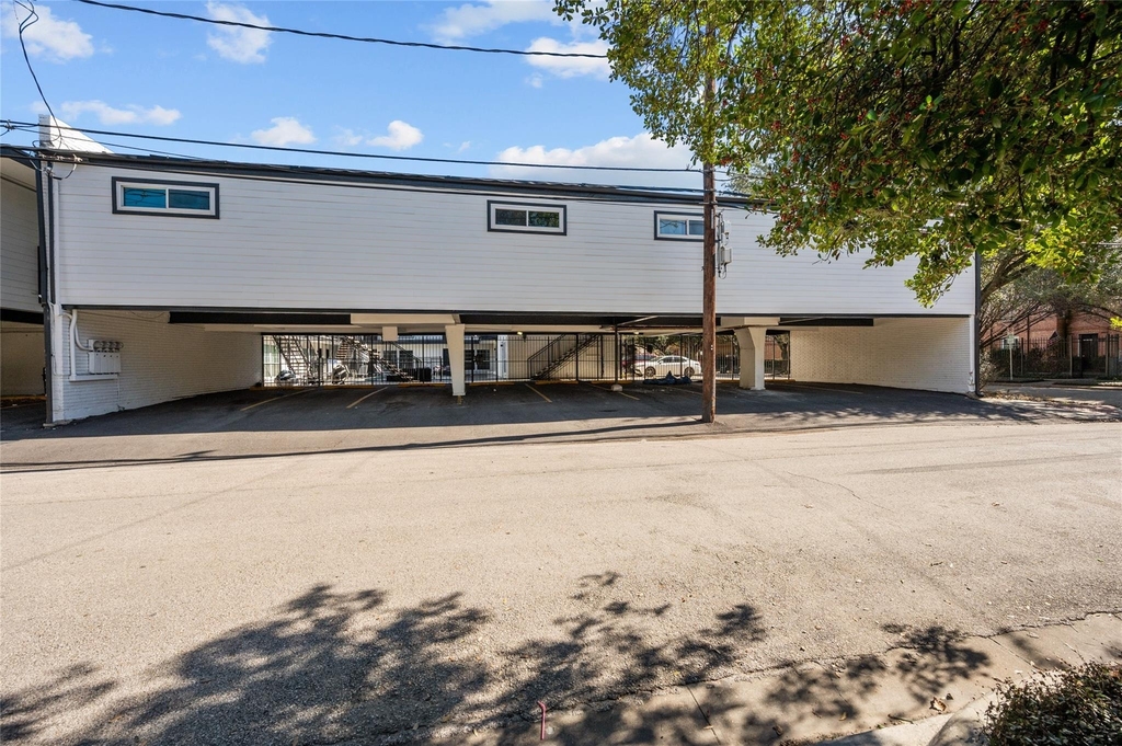 1116 Banks Street - Photo 19