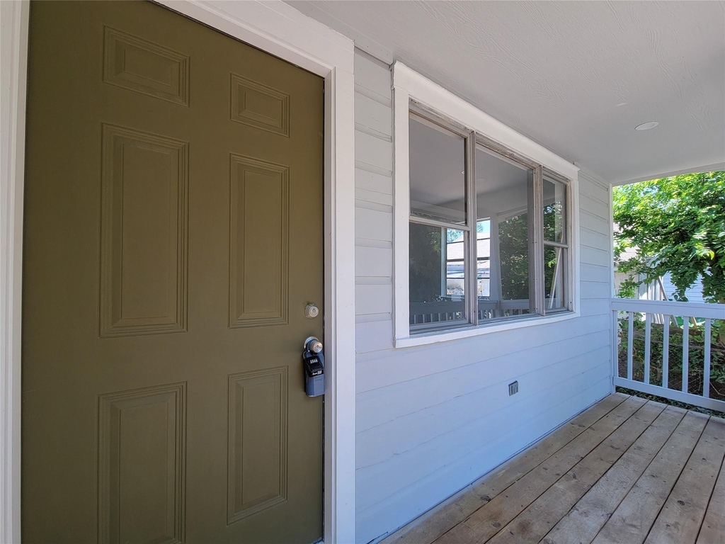 5217 Hershe - Photo 3