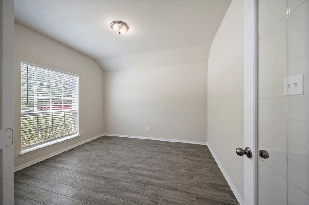 3227 Fairhaven Lane - Photo 5