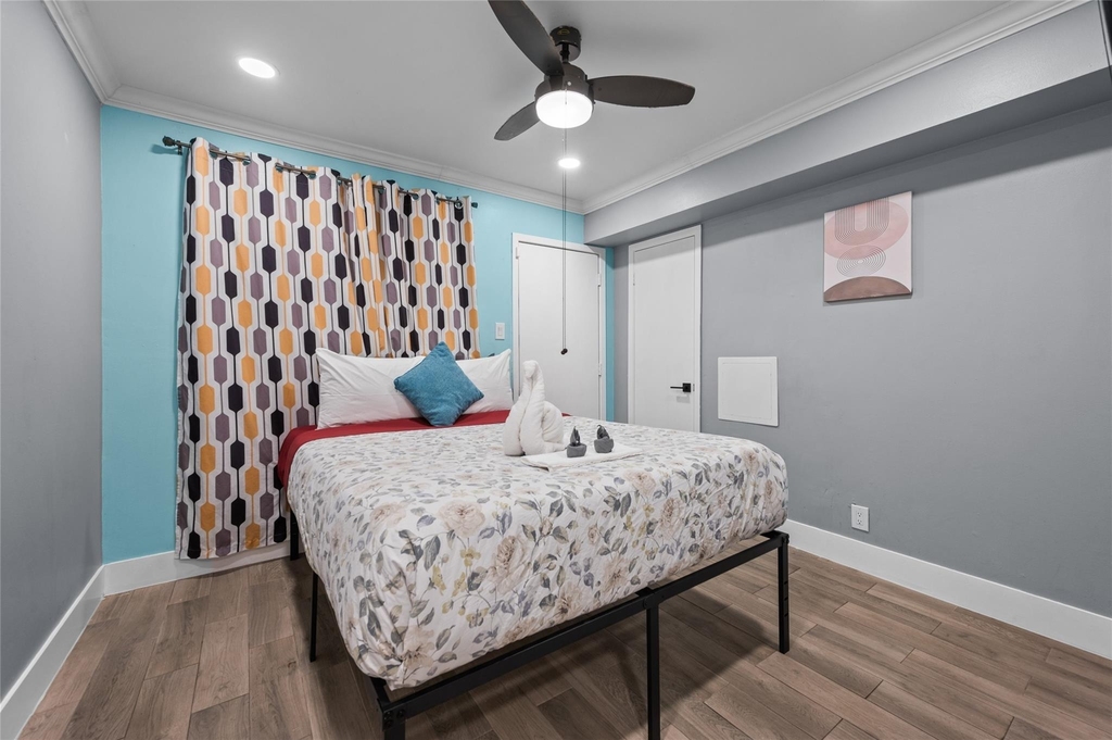 3611 Graustark Street - Photo 7