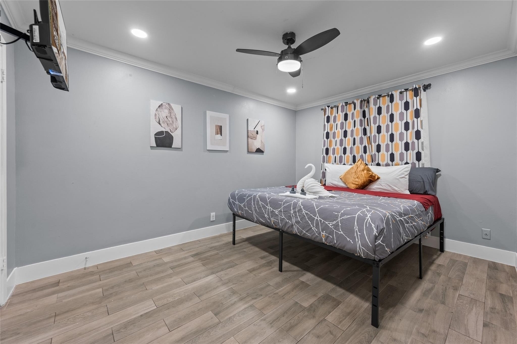 3611 Graustark Street - Photo 10