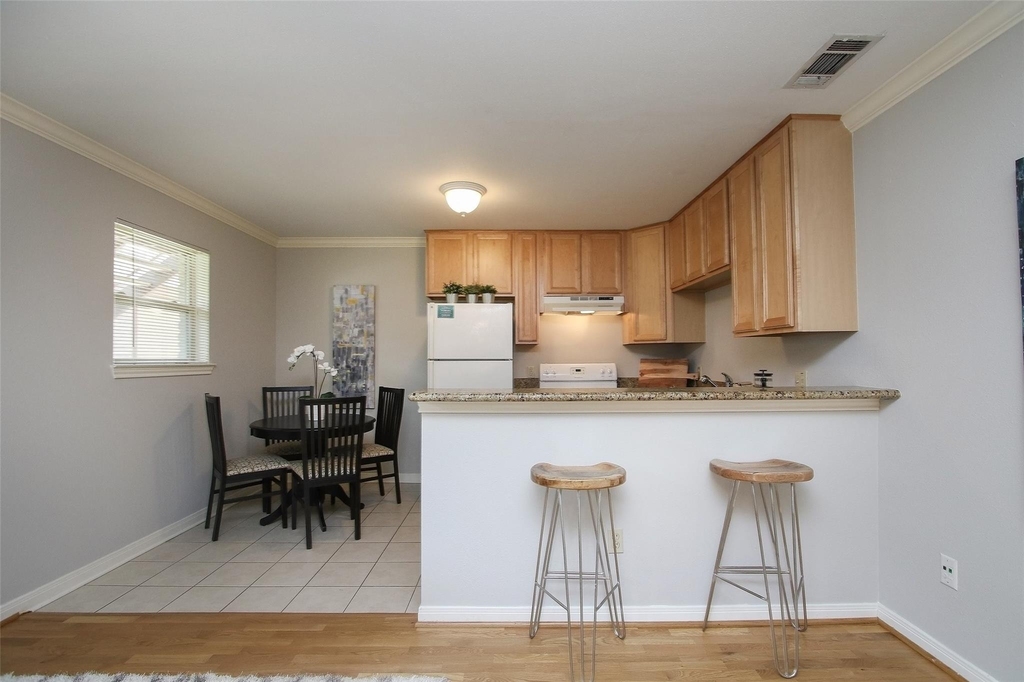 1307 Welch Street - Photo 9