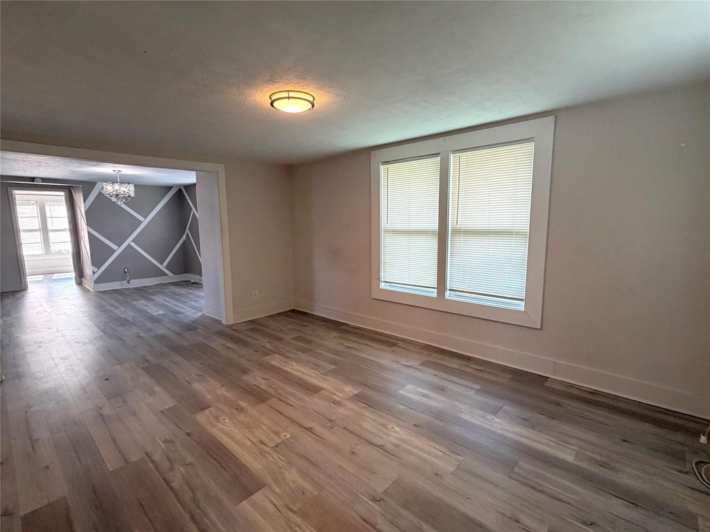 1126 1/2 Ryon Street - Photo 6