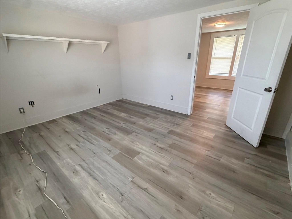 1126 1/2 Ryon Street - Photo 4
