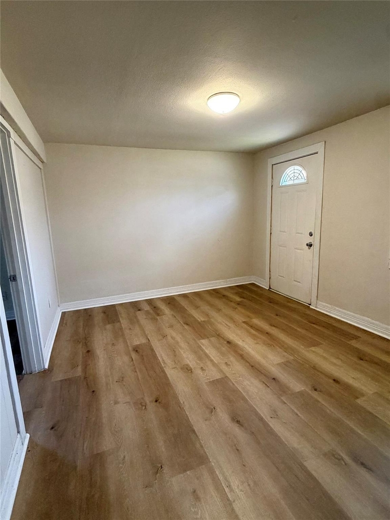 1126 1/2 Ryon Street - Photo 1