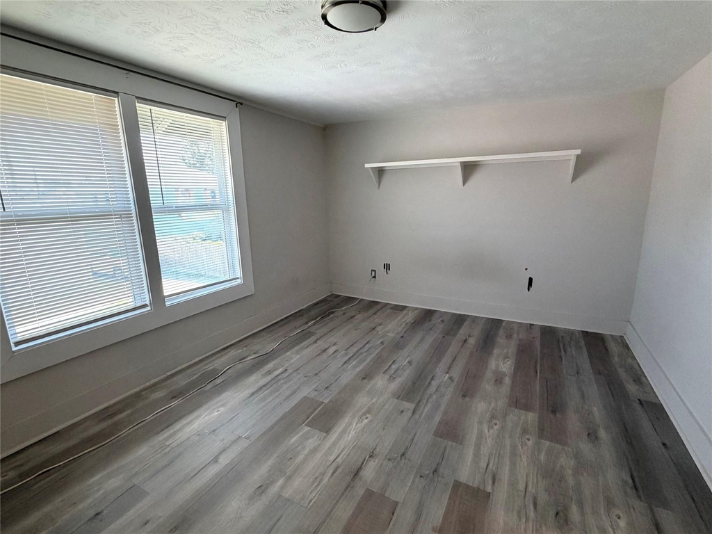 1126 1/2 Ryon Street - Photo 5