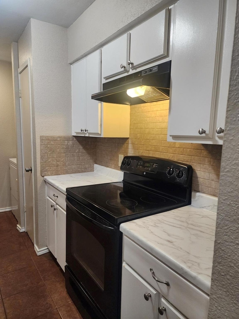 5665 Birchmont Drive - Photo 7