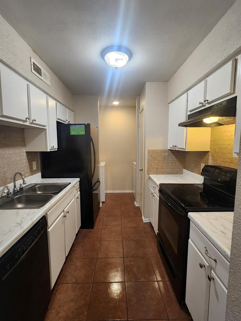 5665 Birchmont Drive - Photo 5