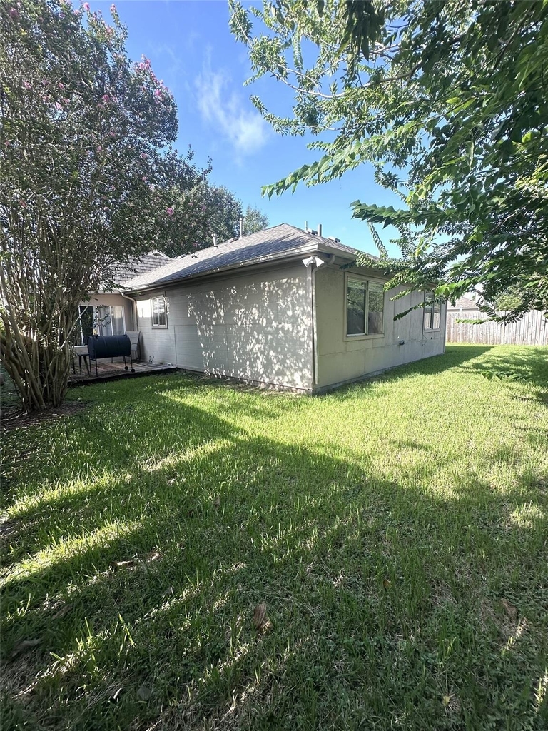 1814 Grove Court Drive - Photo 18