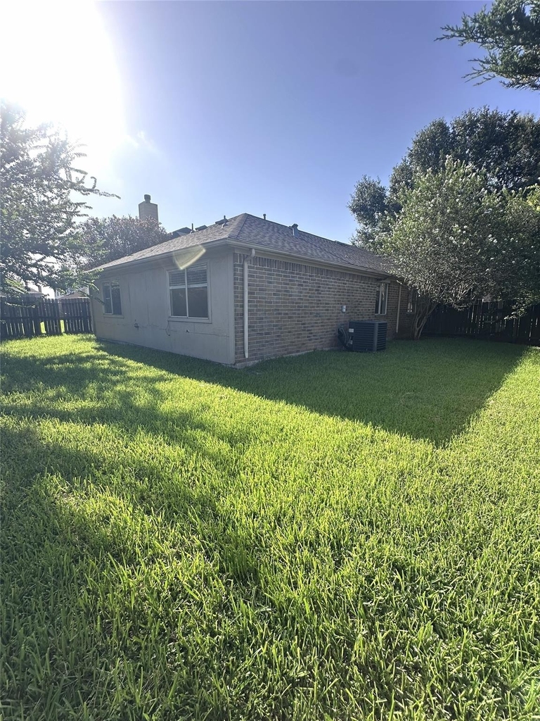 1814 Grove Court Drive - Photo 19
