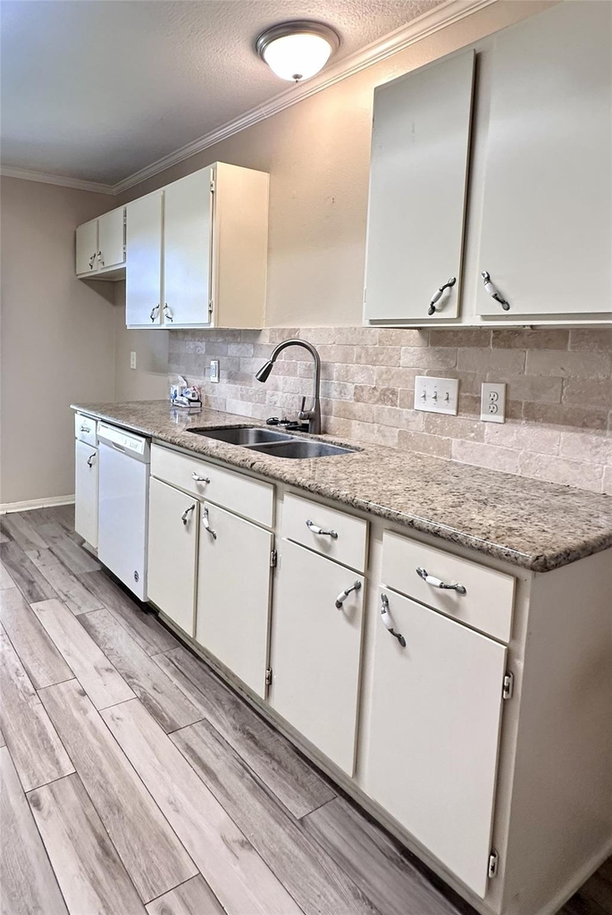 1814 Grove Court Drive - Photo 12