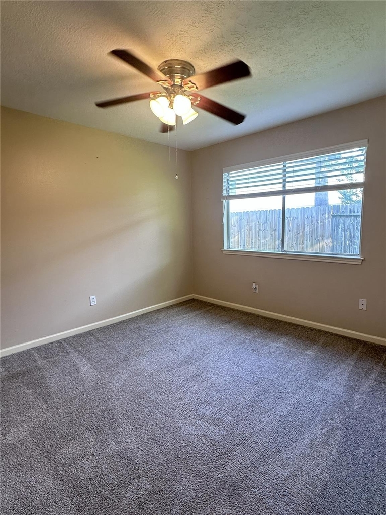 1814 Grove Court Drive - Photo 5
