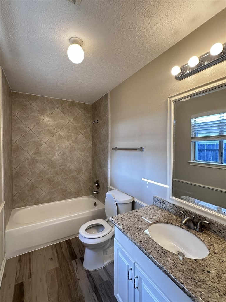 1814 Grove Court Drive - Photo 3