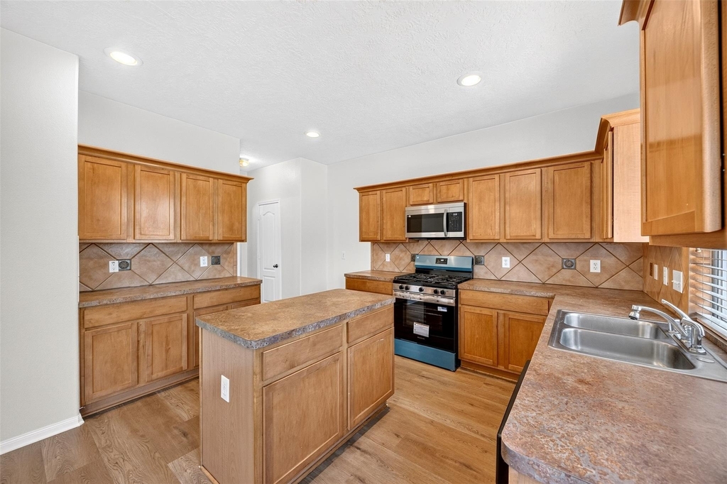 19246 Hopeview Court - Photo 18