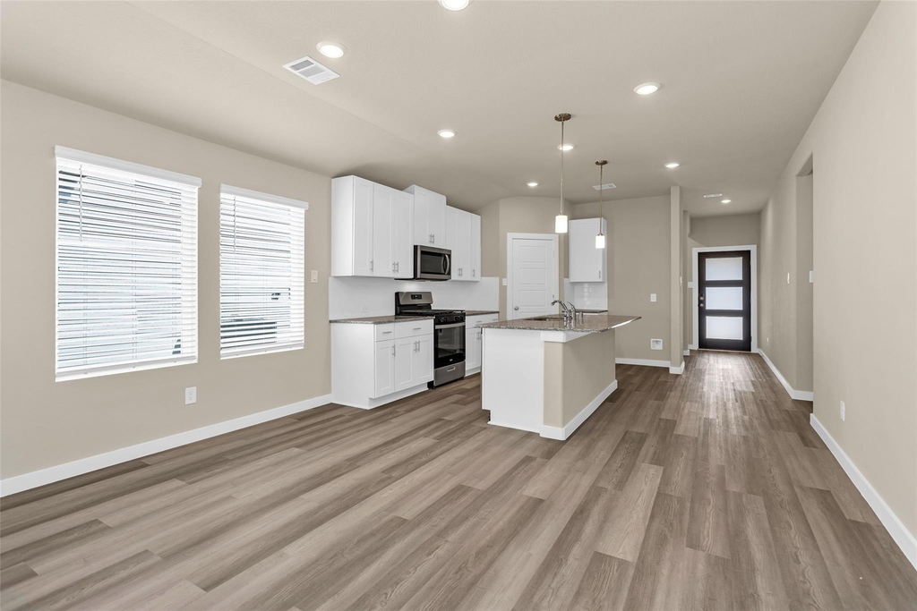 18095 Martin Pines Dr - Photo 4
