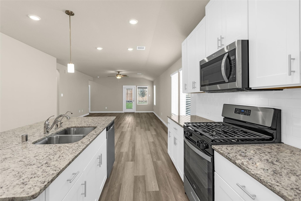 18095 Martin Pines Dr - Photo 9