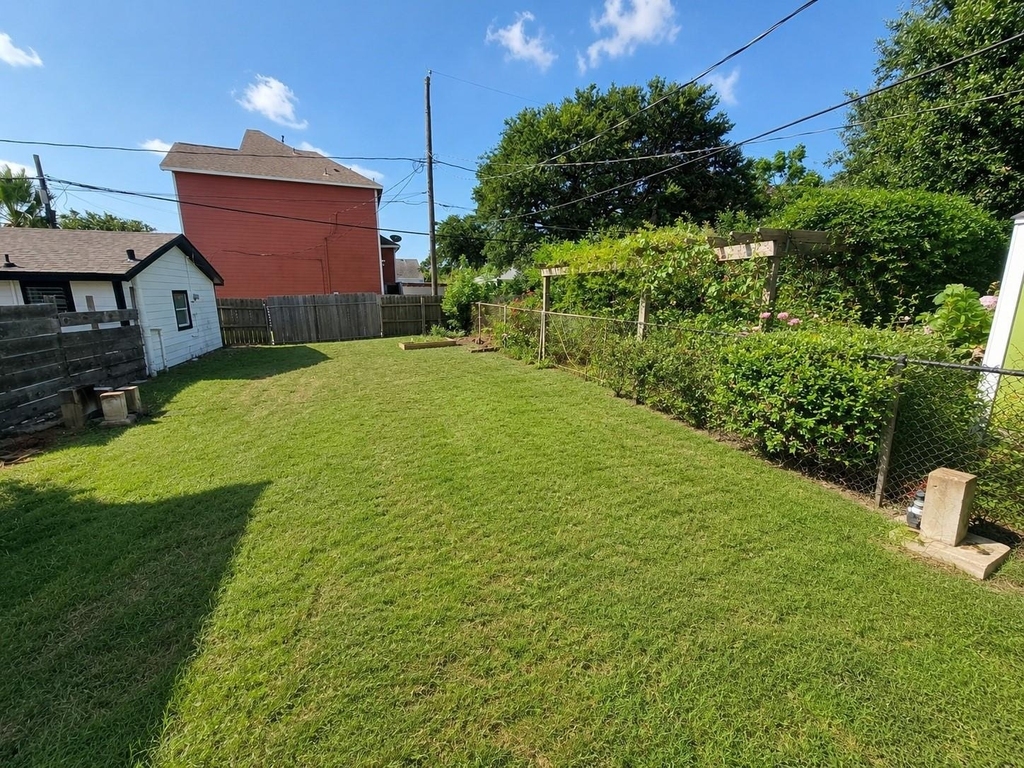 5403 Ave Q 1/2 - Photo 12