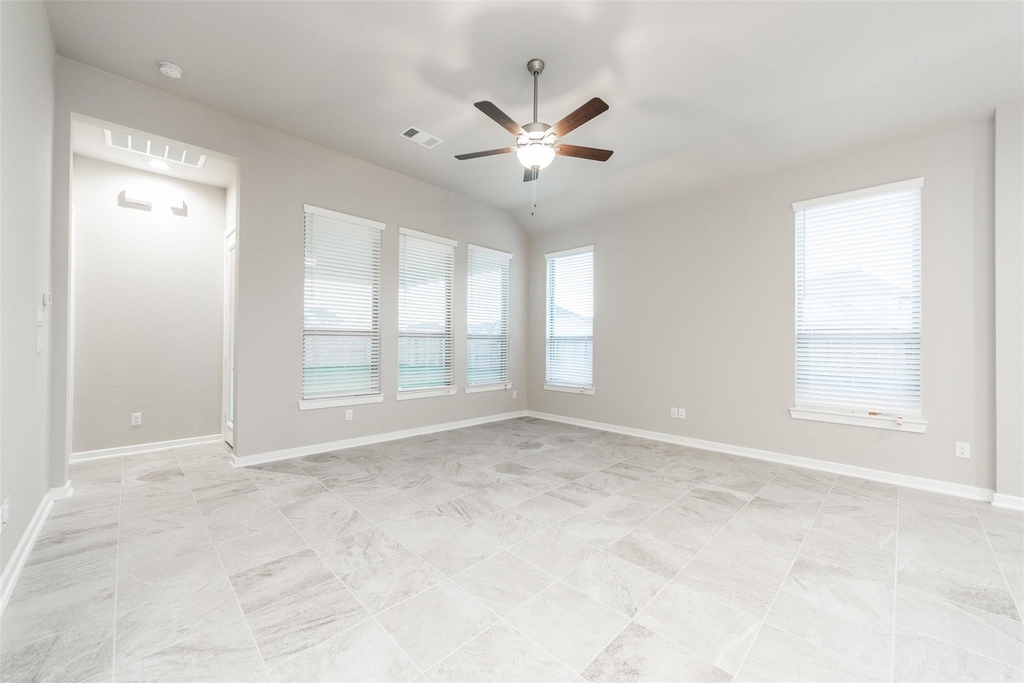 8706 Fox Trail Drive - Photo 6