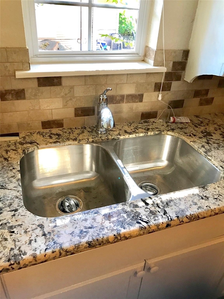 1704 Sam Wilson Street - Photo 7
