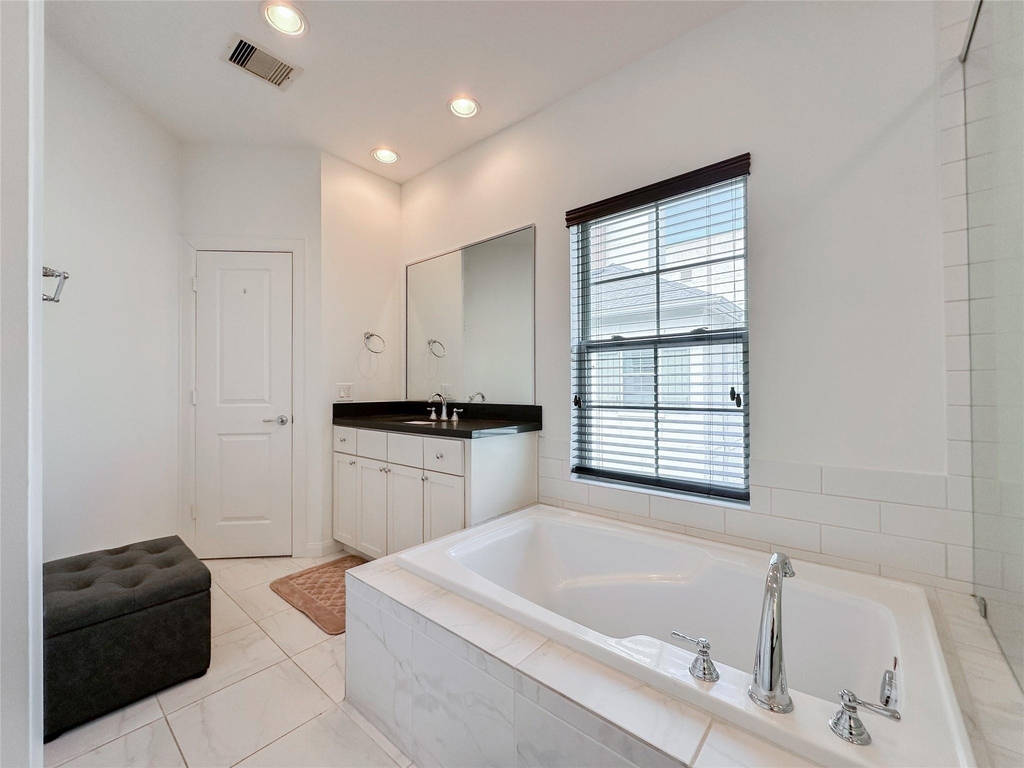 2 Hermann Park Court - Photo 17