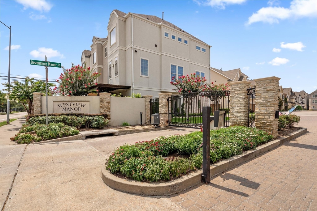 1407 Devonshire Manor Lane - Photo 32