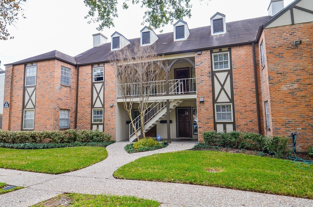 854 Wax Myrtle Lane - Photo 0