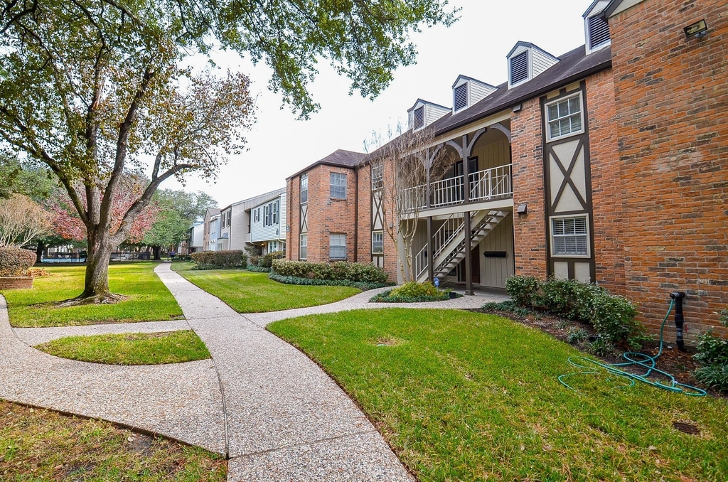 854 Wax Myrtle Lane - Photo 1