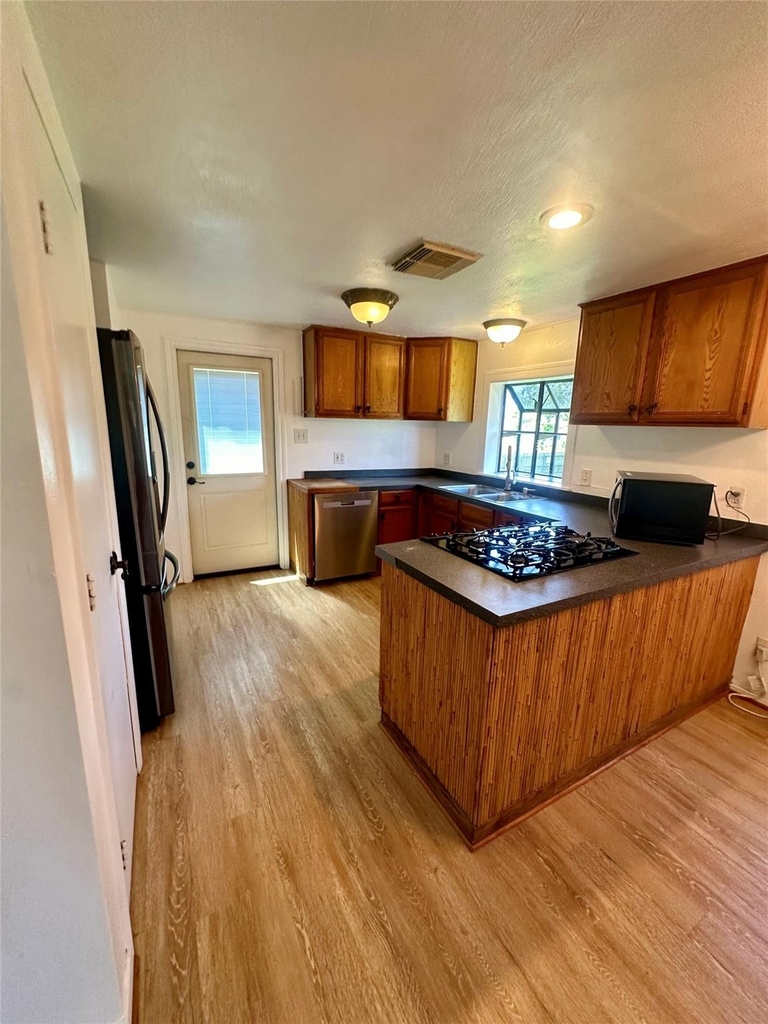 124 7th Street - Photo 4