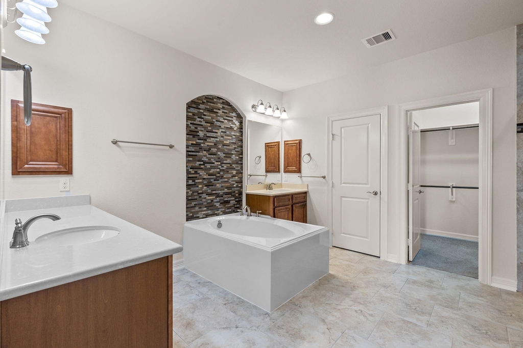14 W Oaks Drive - Photo 9