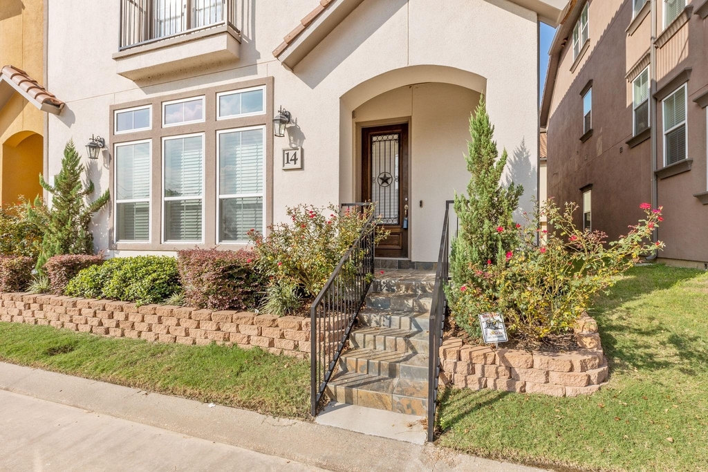 14 W Oaks Drive - Photo 1