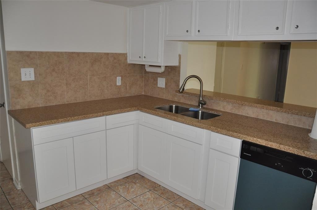 5519 Caversham Dr Drive - Photo 8